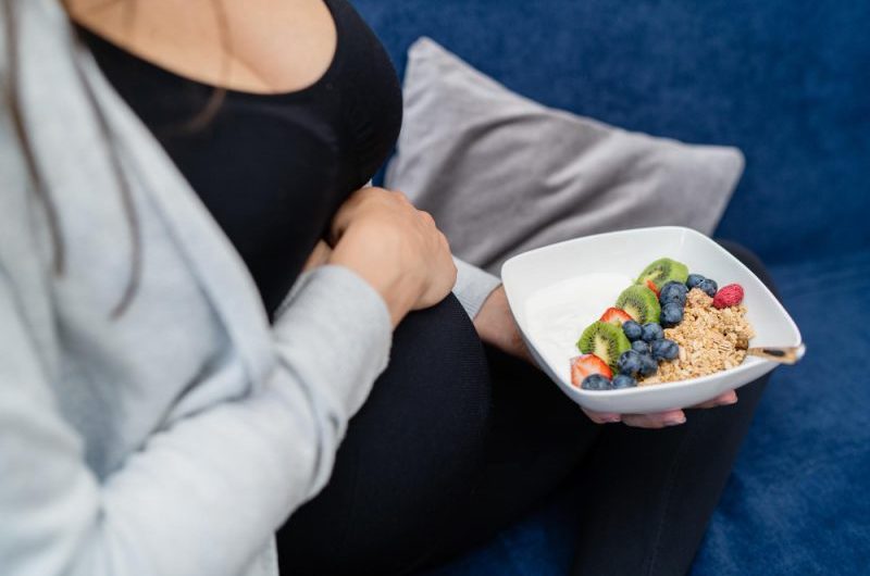 Borówki amerykańskie w ciąży – czy można je jeść?