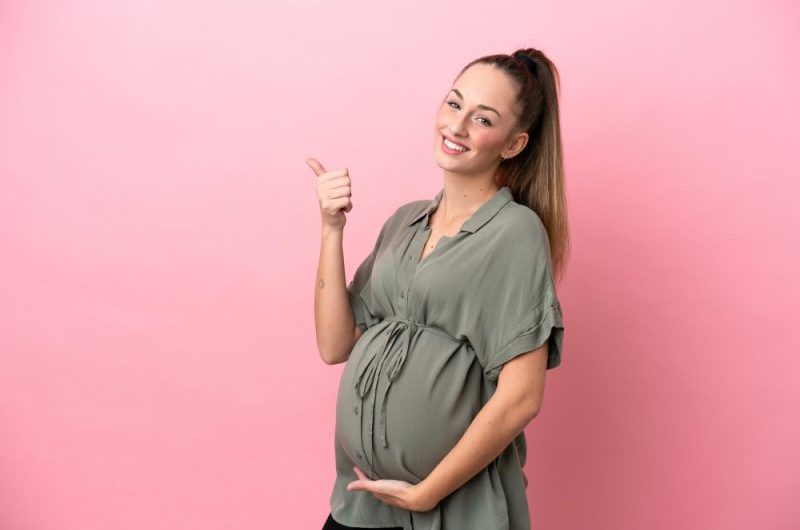 Szałwia w ciąży – czy można ją bezpiecznie pić? Właściwości i dawkowanie