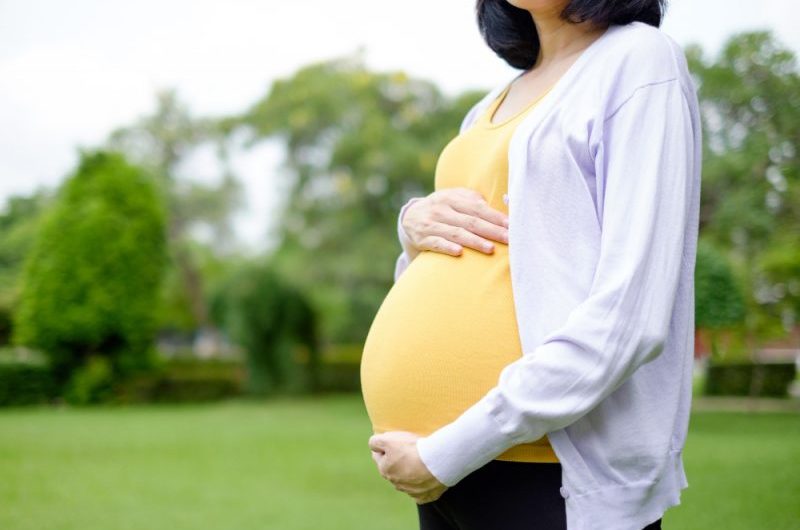 Makrela w ciąży – czy można ją jeść? Sprawdzamy wędzoną i z puszki