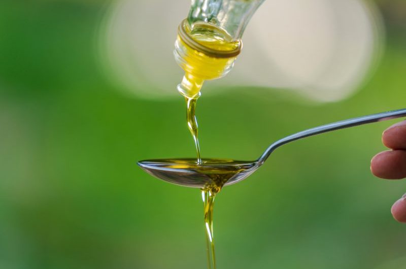 Olej z wiesiołka w ciąży i przed porodem – czy można go stosować?