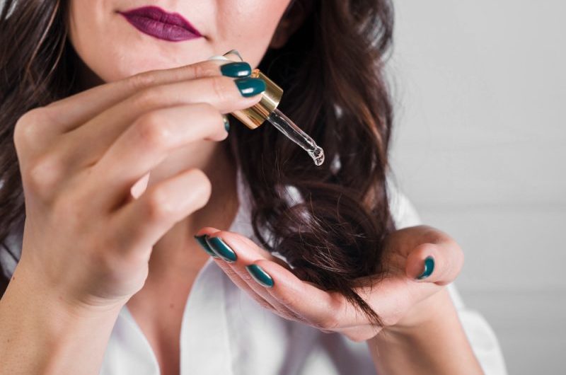 Olej rycynowy w ciąży – czy wpływa na przyśpieszenie porodu?