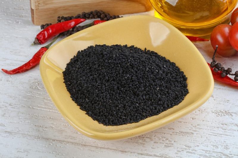 Czarnuszka i olej z czarnuszki w ciąży – czy są bezpieczne?