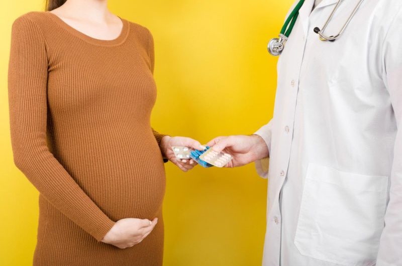 Clexane (heparyna) w ciąży – czy zastrzyki w brzuch są bezpieczne?