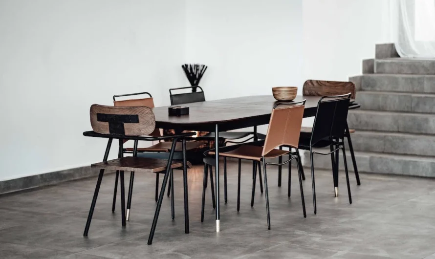 Czy krzesła muszą być w kolorze stołu? Jak dopasować stylowe krzesła do stołu?