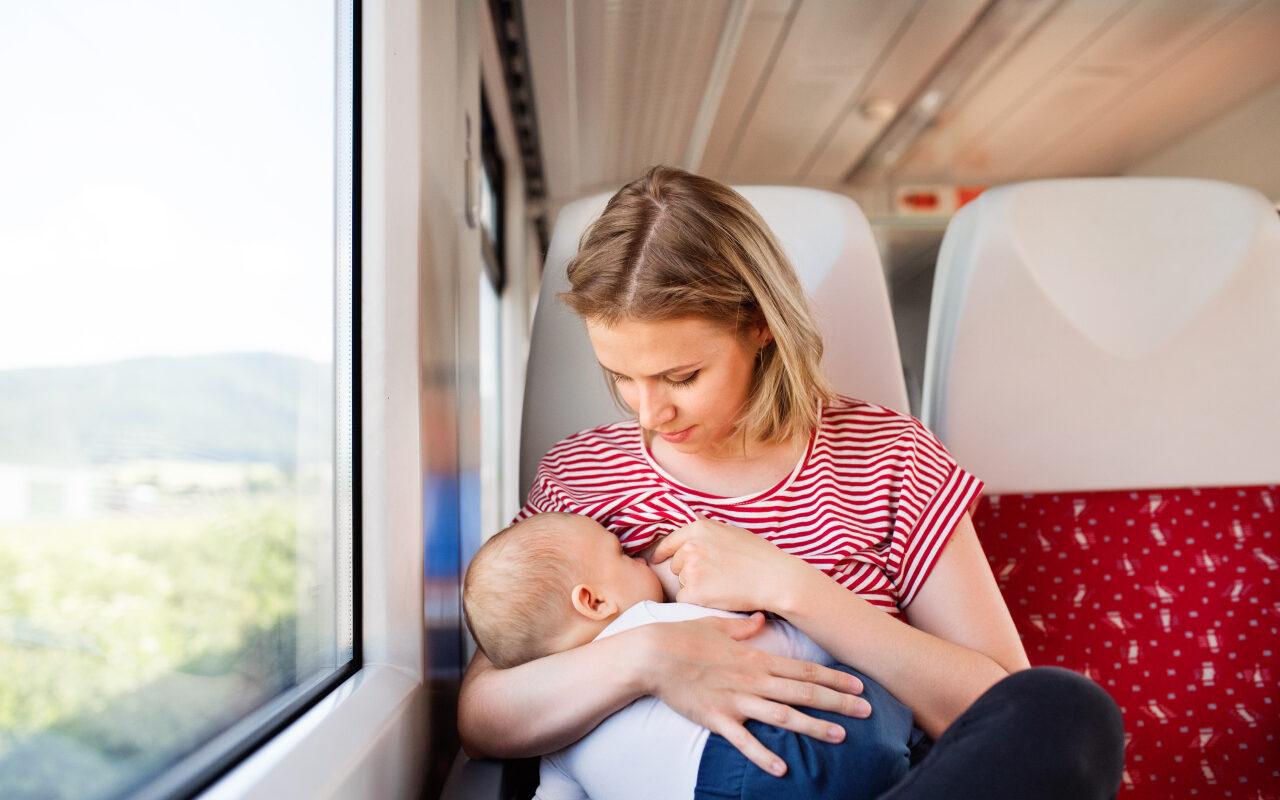 Karmienie piersią w miejscach publicznych: prawa i wskazówki