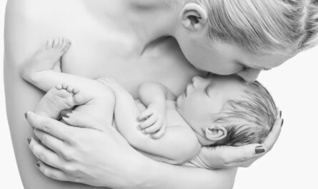 Kontakt skóra do skóry po porodzie: korzyści dla mamy i dziecka
